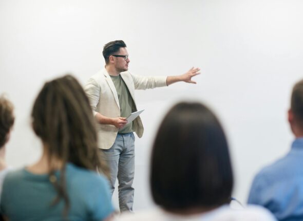 pexels-fauxels-3184328